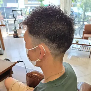 ショート 中川 秀明のヘアスタイル