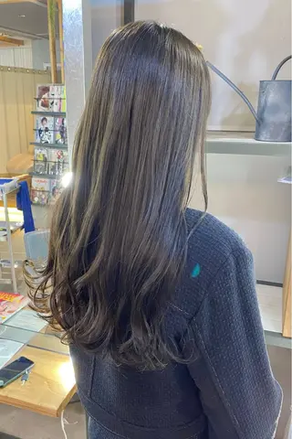 ロング カラー 菊地 紗矢のヘアスタイル