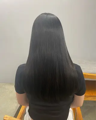 カラー maina/透明感 ベージュ/ブラウンのヘアスタイル