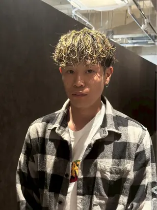 ショート カラー パーマ メンズ 金山駅前/メンズ パーマ/真柄 恒輝のヘアスタイル