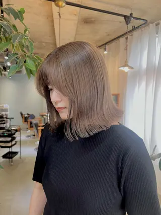 ミディアム 中井 一葉のヘアスタイル