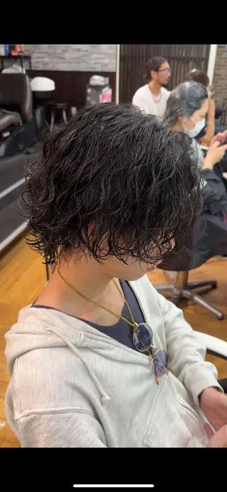 ショート 川畑 大地/波巻きパーマのヘアスタイル