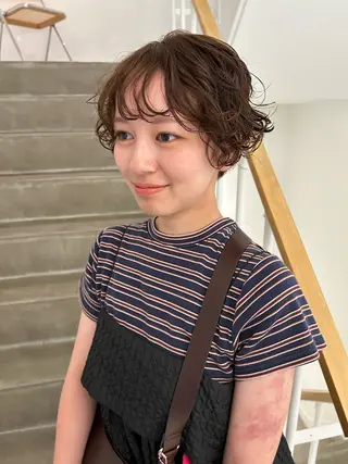 ショート パーマ e･n･u烏丸所属・やまのうち もえのヘアスタイル