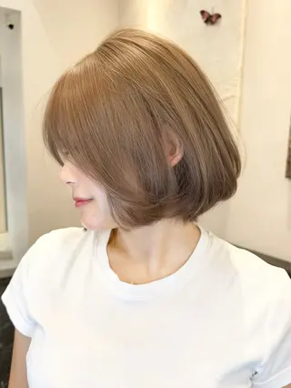 ショート にこ🐻‍❄️🫧 透明感カラー🤍のヘアスタイル