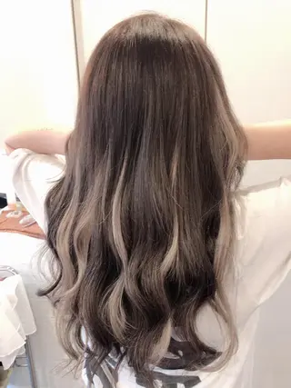 セミロング LANI OOSAKAのヘアスタイル