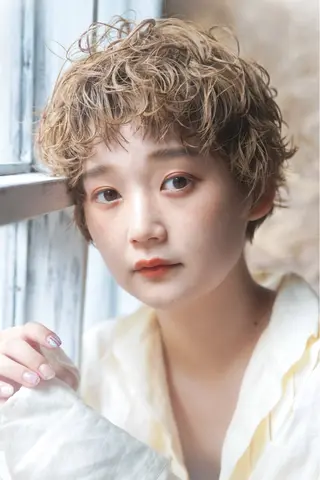 ショート パーマ カライング所属・🦖ショート特化🦖 izumiのヘアスタイル