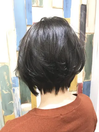 ショート 嶋村夏実🌼レイヤー 🌸白髪ぼかしのヘアスタイル