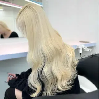 カラー ブリーチ/ハイトーン 💛SAKI‎💛のヘアスタイル