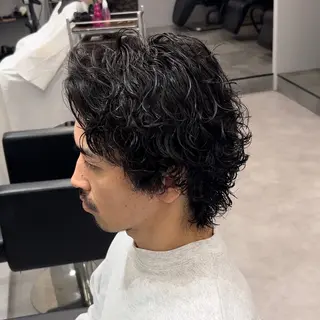 パーマ メンズ 曲がる縮毛矯正 LIBER 岩名のヘアスタイル