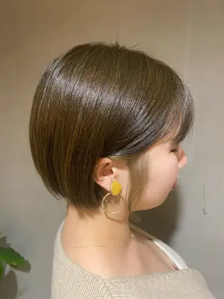 ショート ボブ/透明感カラー 岸本涼奈のヘアスタイル