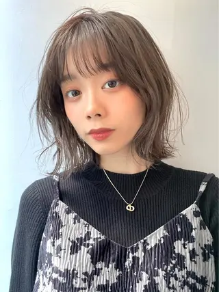 ミディアム カラー Neolive 千尋のヘアスタイル