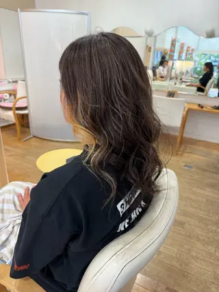 カラー 山本 瑠華のヘアスタイル