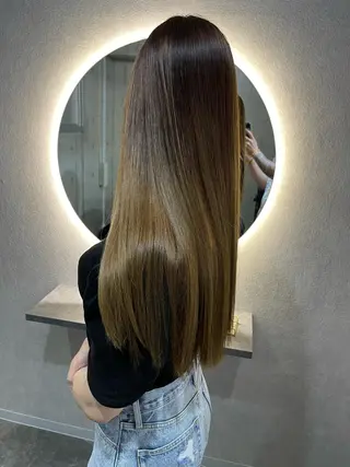 ロング カラー Kvell&Co.所属・ハイトーン カラーのヘアスタイル