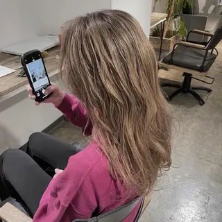 セミロング カラー 実力派スタイリストの 完全無料パーマのヘアスタイル