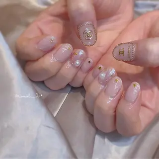 ネイル 𝘙𝘪𝘰𝘯𝘢 ...🕯🤍のネイルデザイン