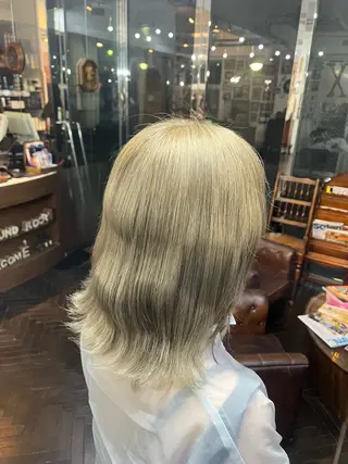 ミディアム デザインカラー/ ブリーチ/コーンロウのヘアスタイル