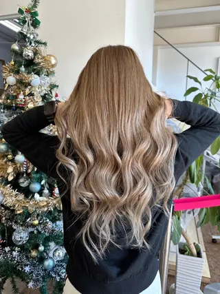 ロング BRAS ナカガワのヘアスタイル