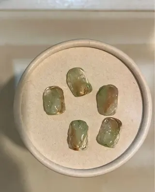 ネイル une／YUKINA 🫧大人nuanceのネイルデザイン