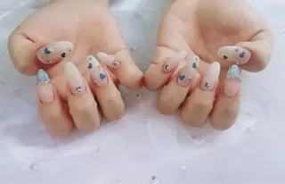 ネイル ᴿᴬᴺᴼᴺ ‎🤍 𝐴𝑌𝐴𝐾𝐴のネイルデザイン