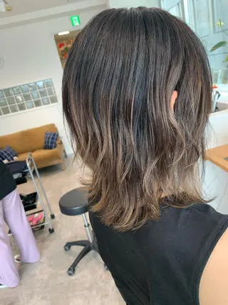 ミディアム ヨシミ カズヤのヘアスタイル