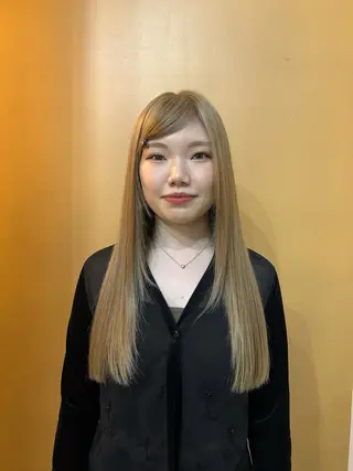 ロング assort tokyo所属・木下陽 ハイトーン/表参道のヘアスタイル