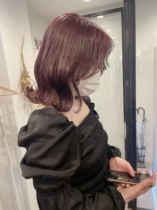 カラー Yo ／ ulu.のヘアスタイル