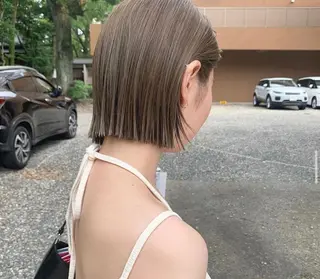 ショート ボブ/ハイトーン YUIのヘアスタイル