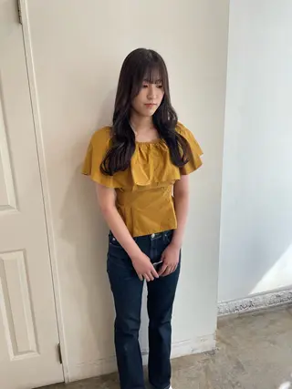 ロング カラー MIOベージュカラー 柔らかいカラーのヘアスタイル