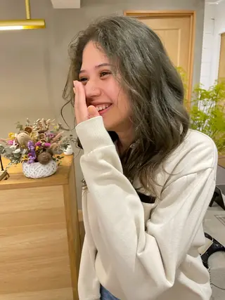 ロング カラー LOREN/ miuのヘアスタイル