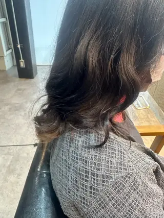 セミロング 川端 まゆかのヘアスタイル