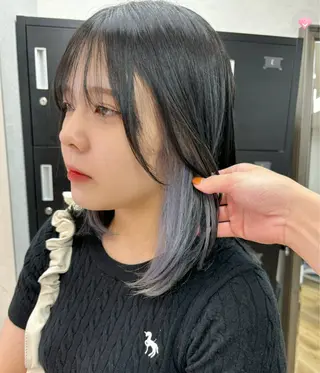ミディアム カラー ayumi🌈 インナーカラー🌈のヘアスタイル