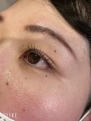 マツエク・マツパ cure所属・井上 真里奈のヘアスタイル