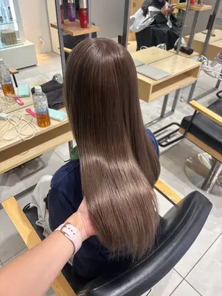 ロング カラー ヘアアレンジ ベージュ/グレージュ 🧸あやか/表参道のヘアスタイル