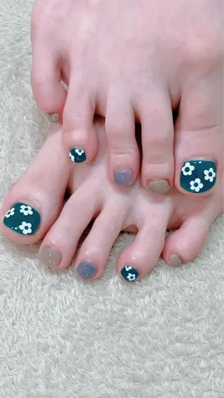 ネイル haleyume所属・shino🌟 痛ネイルのネイルデザイン