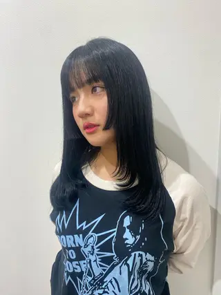 セミロング イシザワ ユミのヘアスタイル