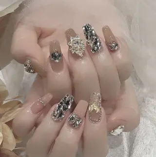 ネイル YUYI.nail salon所属・Mi Naのネイルデザイン