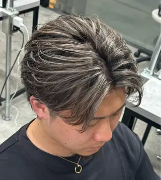 ミディアム カラー メンズ era2d所属・マコト/心斎橋 メンズ専門店のヘアスタイル
