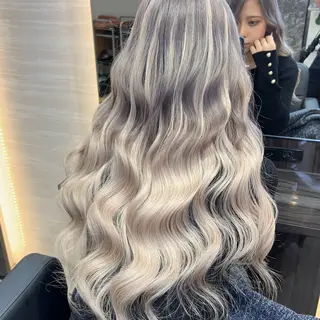 ロング 🌈カラー特化 ハイトーンけいと🌈のヘアスタイル