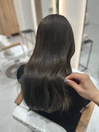 ロング カラー 赤み消し/オリーブ カーキ/福田れんのヘアスタイル