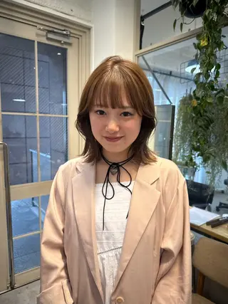 ミディアム カラー ミルクティー× グレージュMOMOのヘアスタイル