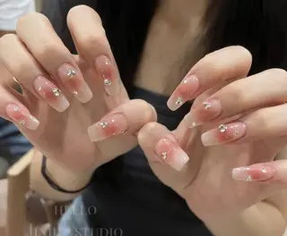 ミディアム カラー パーマ ヘアアレンジ キッズ ネイル マツエク・マツパ アイブロウ モナ& ミユのネイルデザイン