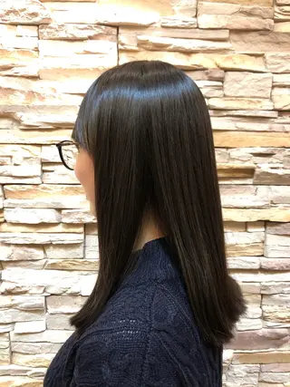 ロング 本多 美羽のヘアスタイル