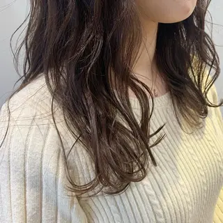 ロング 【Uneユヌ】菊地 春那のヘアスタイル