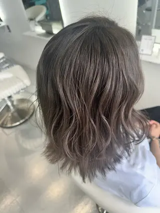 ミディアム ならざきつぐみ /天王寺/ハイトーンのヘアスタイル