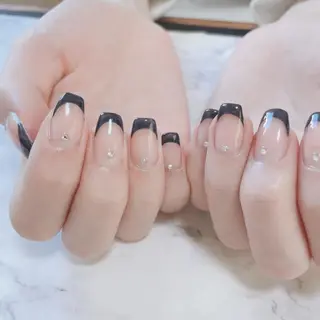 ネイル Elegant beautyシュルイのネイルデザイン