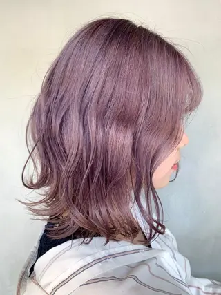 ミディアム カラー ハイライトが 得意なニキです😊のヘアスタイル