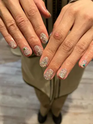 ネイル une／YUKINA 🫧大人nuanceのネイルデザイン