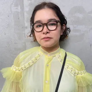 ショート カラー パーマ ホリケ アオイのヘアスタイル