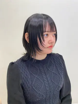 ミディアム イシザワ ユミのヘアスタイル