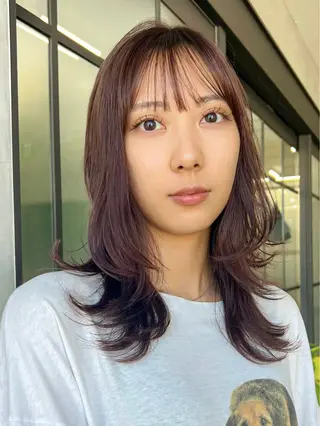 セミロング カラー Toiro 横浜所属・海外ヘア／レイヤー カットNatsuのヘアスタイル